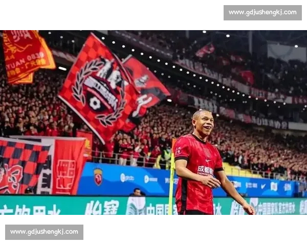 上海申花鏖战关键一役全队奋勇拼搏点燃球迷热情再掀联赛激情澎湃